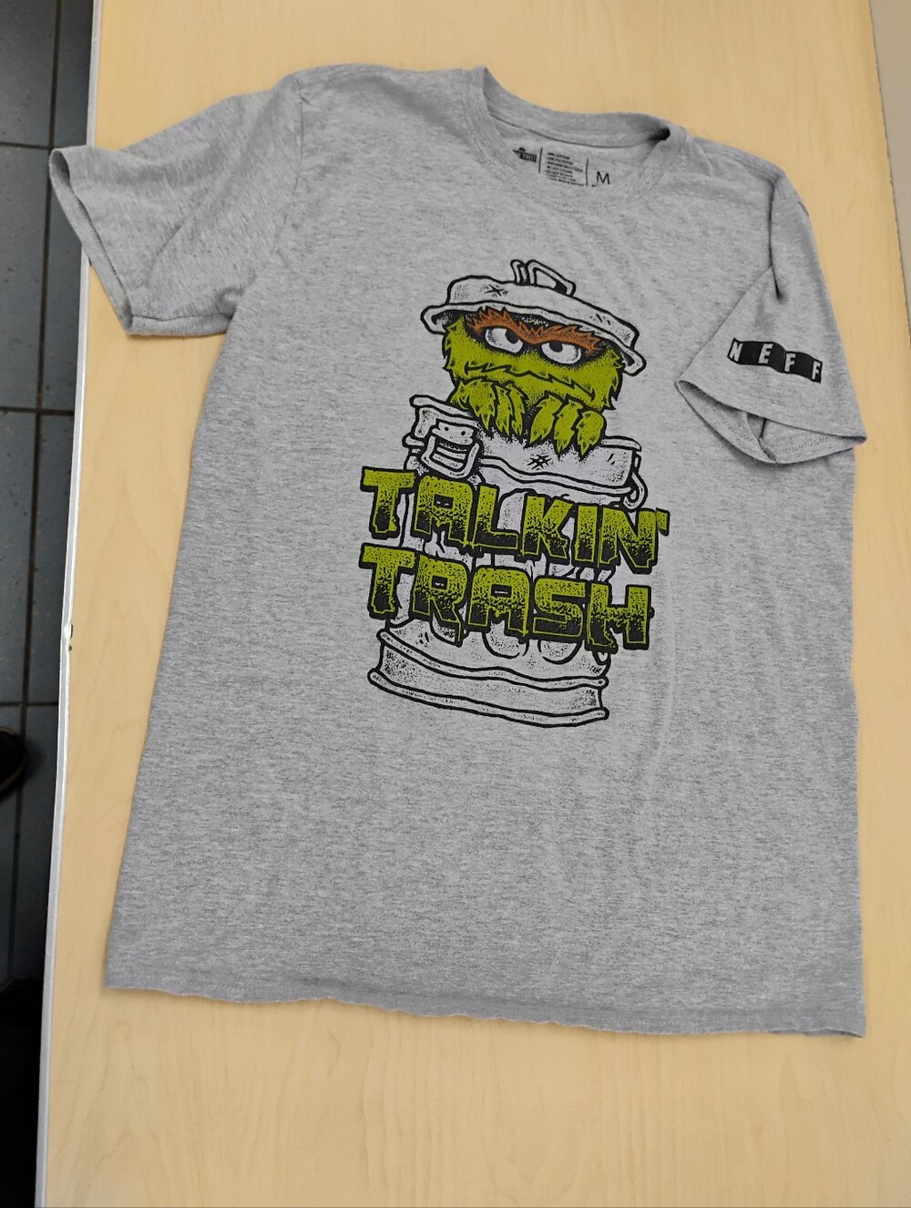 Sesame Street Oscar the Grouch 'Talkin Trash' Tee Graphic Men's M